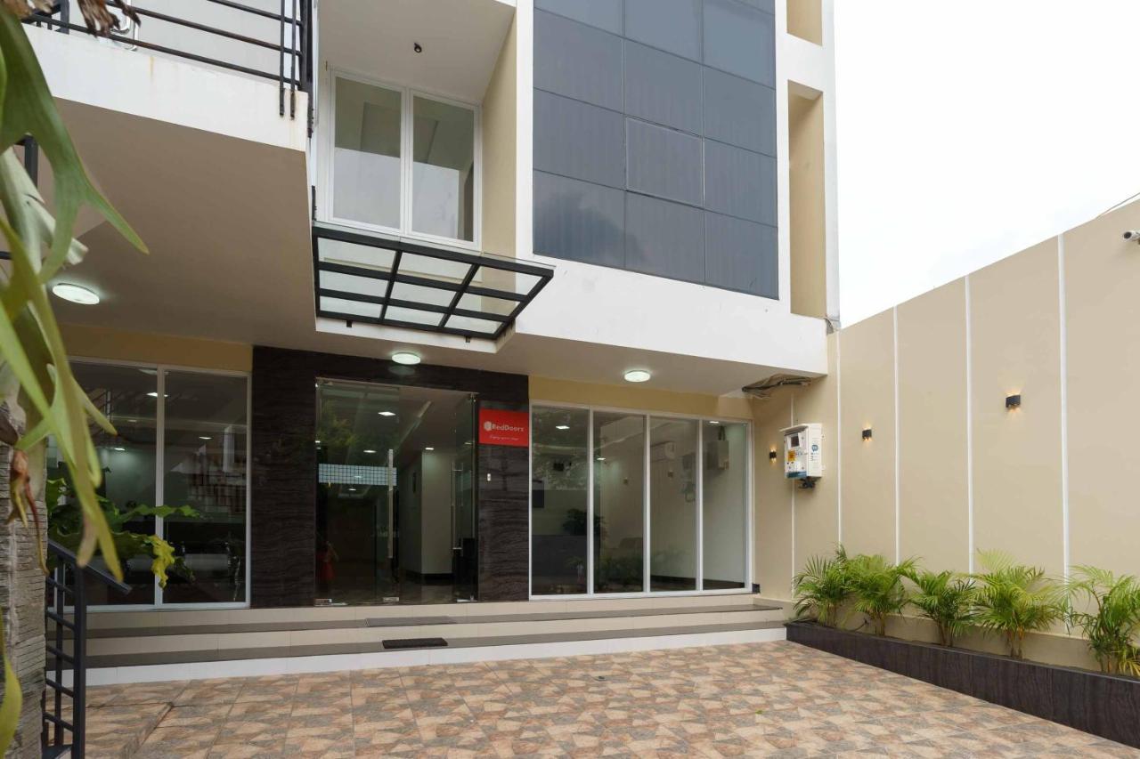 Reddoorz Plus Near Eka Hospital Bsd 5 Dadap Buitenkant foto