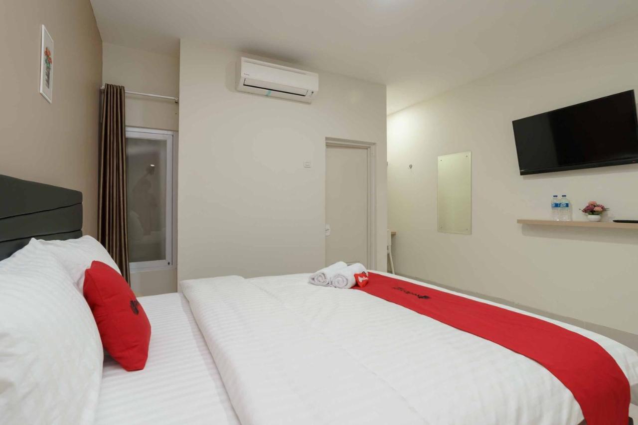 Reddoorz Plus Near Eka Hospital Bsd 5 Dadap Buitenkant foto