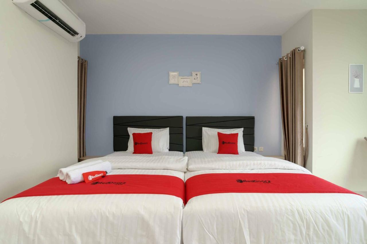 Reddoorz Plus Near Eka Hospital Bsd 5 Dadap Buitenkant foto