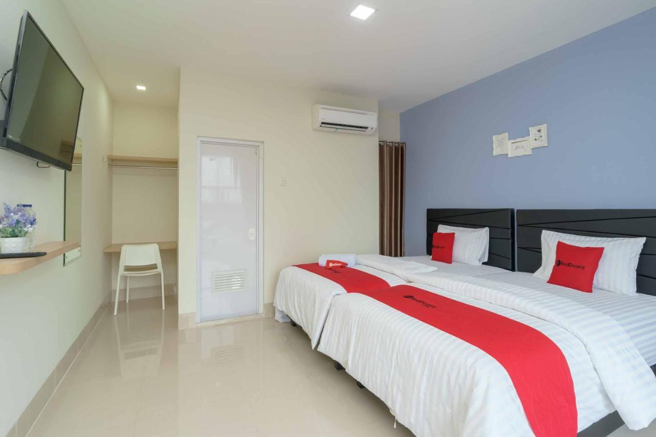 Reddoorz Plus Near Eka Hospital Bsd 5 Dadap Buitenkant foto