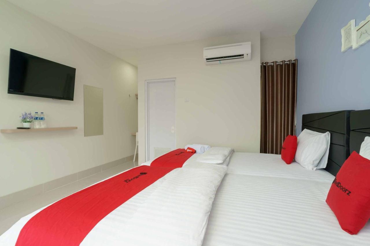 Reddoorz Plus Near Eka Hospital Bsd 5 Dadap Buitenkant foto